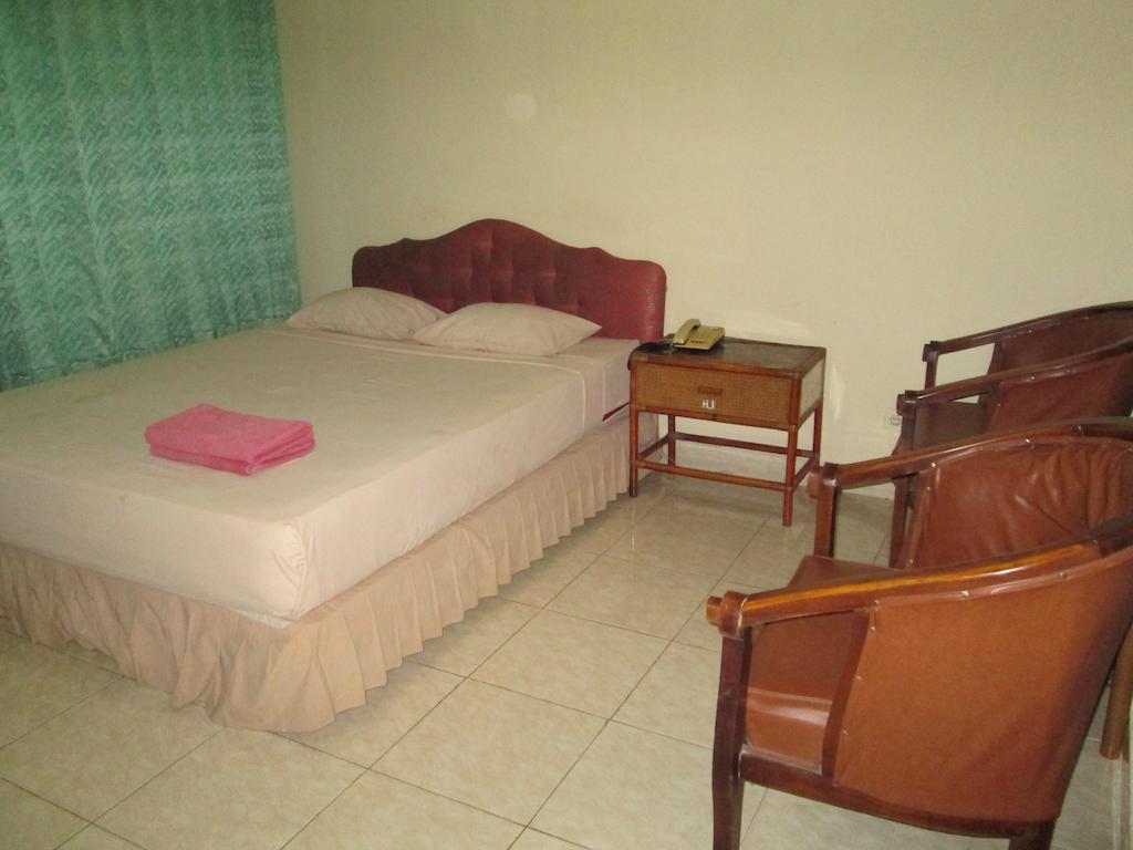 Hotel Istana Makassar Cameră foto